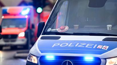 Symbolbild: Jens Kalaene/dpa
Der Motorradfahrer stürzte und erlag noch an der Unfallstelle seinen Verletzungen.