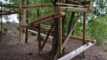 Bild: Peter Garreiss
Die Holzkugelbahn ist eine der neuen Attraktionen im Moosbacher Generationenpark.