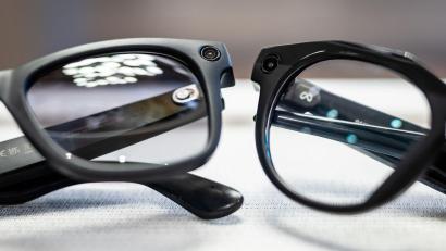 Bild: Christoph Schmidt/dpa
Smart Glasses sind umstritten, da sie andere Menschen oft weitestgehend unbemerkt filmen können. (Archivbild)