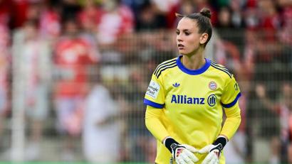 Bild: Sebastian Christoph Gollnow/dpa
Verlängerte ihren Vertrag beim FC Bayern: Torhüterin Ena Mahmutovic. (Archivbild)