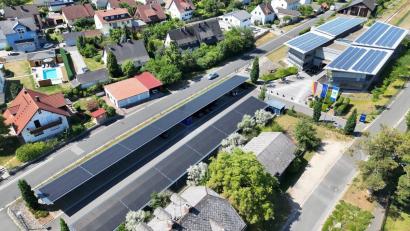 Bild: MST GmbH 
MST GmbH eröffnet ein Solar-Carport in Schnaittenbach