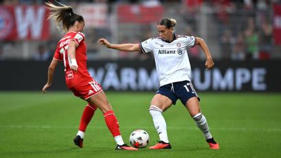Bild: Elisa Schu/dpa
Bundesliga (Nationalspielerin Klara Bühl/r.) mit Nike-Kredit? (Archivbild)