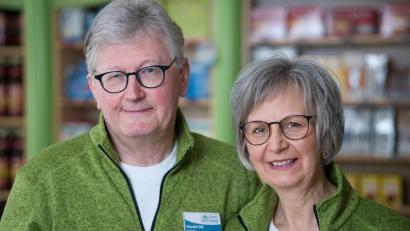 Bild: Dr. Benedikt Ott 
Karin und Harald Ott schließen nach 40 Jahren die Berg-Apotheke in Fichtelberg und verabschieden sich in den Ruhestand.