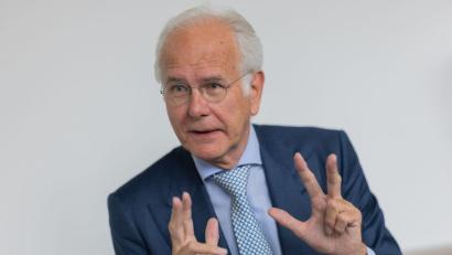 Bild: Rolf Vennenbernd/dpa
Harald Schmidt fände es toll, wenn sich seine Wahlheimat Köln um Olympische Spiele in Deutschland bewerben dürfte (Archivbild).