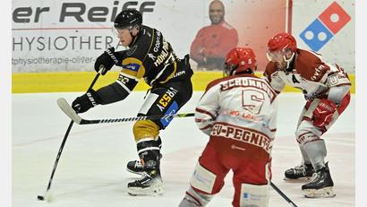 Bild: Hubert Ziegler
In einem Testspiel vor der abgelaufenen Bayernliga-Saison behielt der ERSC Amberg mit 8:6 die Oberhand über die Ice Dogs aus Pegnitz (Bild).