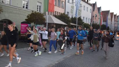 Bild: Ernst Frischholz
Am Mittwochabend fand zum allerersten Mal der "House Run" in der Weidener Innenstadt statt.