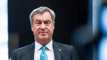Bild: Christophe Gateau/dpa
SPD und Grüne sollten nach Ansicht von CSU-Chef Söder nicht mit der Linken eine Regierung in Berlin eingehen.