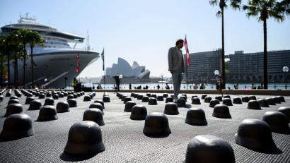 Bild: Bianca De Marchi/AAP/dpa
Die Installation „Mushrooms“ steht direkt am Hafen von Sydney.