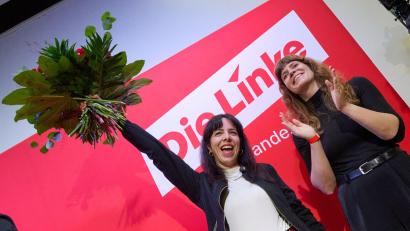 Bild: Sebastian Gollnow/dpa
Linke-Fraktionschefin Elif Eralp (li.) will Regierende Bürgermeisterin in Berlin werden.