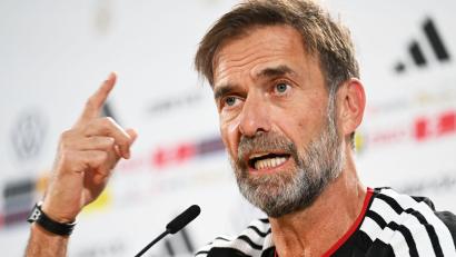 Bild: Federico Gambarini/dpa
Jürgen Klopp spricht ausführlich über die Lage von Wirtz in Liverpool.