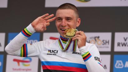 Bild: Jerome Delay/AP/dpa
Remco Evenepoel will als erster Mann Doppel-Weltmeister werden. (Archivbild)