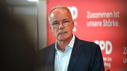 Bild: Michael Brandt/dpa
SPD-Fraktionschef Matthias Miersch will keine reine Sparreform bei der Pflege. (Archivfoto)