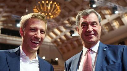 Bild: Marijan Murat/dpa
Bayerns Ministerpräsident Markus Söder und Münchens Oberbürgermeister Dominik Krause freuen sich über den Zuschlag für München.
