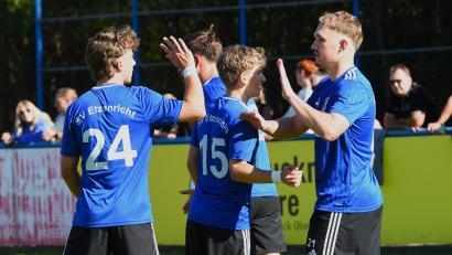 Bild: Gerhard Büttner
Mirko Griesbeck (rechts) traf zwei Mal beim 5:1 des SV Etzenricht gegen den SV Schwarzhofen.