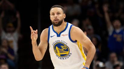 Bild: Stephen Lam/San Francisco Chronicle/AP/dpa
Stephen Curry verlängert Medienberichten zufolge seinen Vertrag bei den Warriors. (Archivbild)