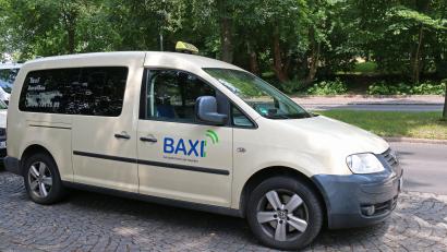 Archivbild: tr
Im grenzüberschreitenden Oberzentrum Waldsassen-Eger gibt es keine öffentliche Busverbindung. Landrat Hubert Schicker informierte im Kreistag darüber, dass an einer Baxi-Linie Schirnding-Arzberg-Konnersreuth-Waldassen-Eger gearbeitet wird.