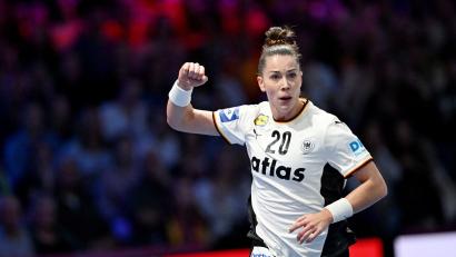 Bild: Federico Gambarini/dpa
Verließ die Bundesliga 2020 in Richtung Ungarn: Handballerin Emily Vogel. (Archivbild)