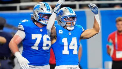 Bild: Paul Sancya/AP/dpa
Amon-Ra St. Brown (rechts) erzielte auch in der dritten Woche der NFL-Saison einen Touchdown für die Lions.