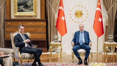 Bild: Marcel Kusch/Staatskanzlei Nordrhein-Westfalen/dpa
Ungewöhnliches Treffen: Wüst bei Erdogan