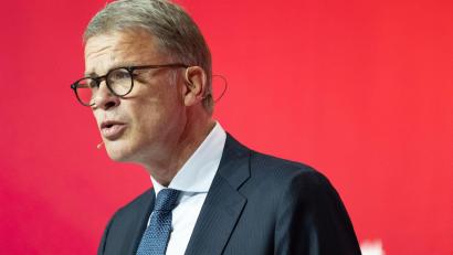 Bild: Florian Wiegand/dpa
Deutsche-Bank-Chef Christian Sewing sieht großes Potenzial für eine Altersvorsorge über den Kapitalmarkt. (Archivbild)