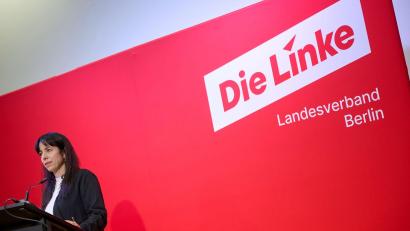 Bild: Sebastian Gollnow/dpa
Die Spitzenkandidatin und Fraktionsvorsitzende der Berliner Linken, Elif Eralp, will neue Regierende Bürgermeisterin werden. (Archivbild)