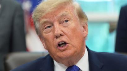 Bild: Alex Brandon/AP/dpa
US-Präsident Trump hat Sanktionserleichterungen für den Iran dementiert.