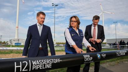 Bild: Jan Woitas/dpa
BMW schließt das Leipziger Werk an das Wasserstoff-Kernnetz an.