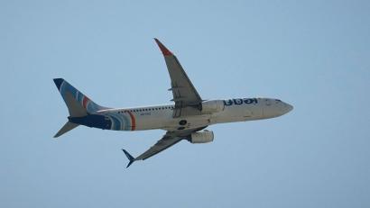 Bild: Uncredited/AP/dpa
Ein Flydubai-Flieger hebt in Dubai ab.