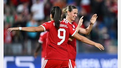 Bild: Sven Hoppe/dpa
Nationalstürmerin Klara Bühl (r.): Wichtiges 1:0 bei Benfica Lissabon. (Archivbild)