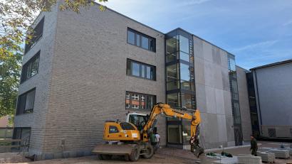 Bild: Stefanie Tretter
Ein zentraler Bauabschnitt ist geschafft: Der Neubau der Pestalozzi-Mittelschule ist bezogen.