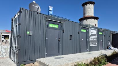 Bild: Lowak
Vier Zimmer mit jeweils 7,5 Quadratmetern stehen in dem neuen Roatel-Container auf dem Autohof Bergler zur Verfügung. Seit Anfang September kann hier übernachtet werden.
