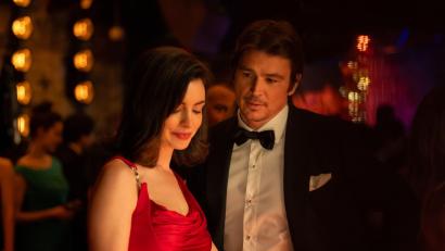 Bild: Alisha Wetherill/Amazon MGM/dpa
Wer lügt, wer sagt die Wahrheit? Anne Hathaway und Josh Hartnett in „Verity - Dunkle Geheimnisse“.