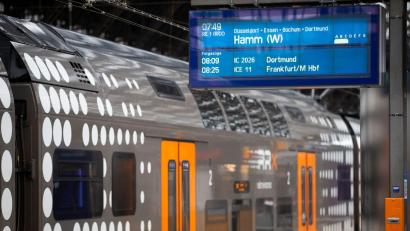 Archivbild: Thomas Banneyer/dpa
Das Deutschlandticket ist ein bundesweit gültiges Monatsabo für Busse und Bahnen im Nah- und Regionalverkehr.