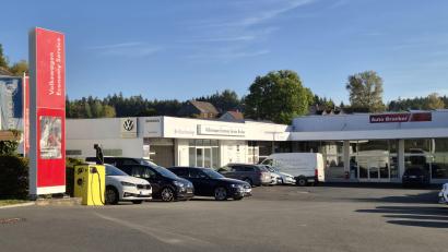 Bild: lue
Viele Kunden der Auto Brucker GmbH mit Sitz in Brand im Landkreis Tirschenreuth warten seit Langem auf ihre Fahrzeuge.