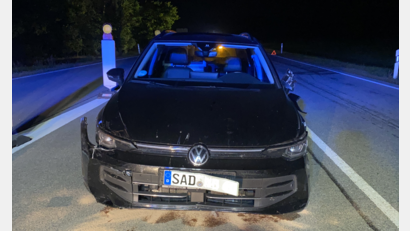Symbolbild: PI Schwandorf
Ein 33-Jähriger hat mit seinem Auto einen Unfall verursacht. Der Schaden liegt bei rund 25.000 Euro.