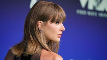 Archivbild: Jordan Strauss/Invision/AP/dpa
Eine US-Polizeistelle hat sich einen Spaß mit Taylor Swift erlaubt.