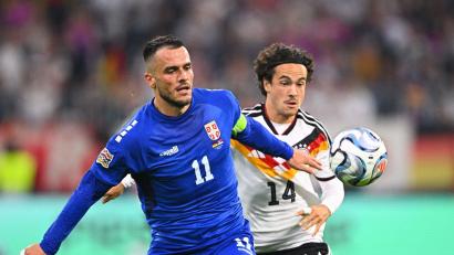Bild: Tom Weller/dpa
Mika Baur (r.) ist der 1000. deutsche Nationalspieler.