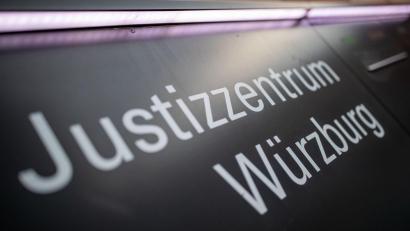 Bild: Daniel Karmann/dpa
Der Prozess um eine tödliche Messerattacke vor einer Disco in Würzburg wird neu aufgerollt. (Archivbild)