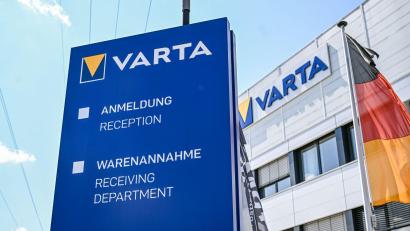 Bild: Jason Tschepljakow/dpa
Der Varta-Insolvenzverwalter hofft auf eine Investorenlösung. (Archivbild)