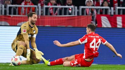 Bild: Sven Hoppe/dpa
Der FC Bayern beschäftigt sich laut einem Medienbericht mit Oliver Baumann (links). (Archivbild)