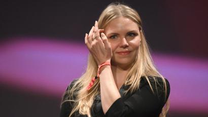 Bild: Henning Kaiser/dpa
Die Schauspielerin Ricarda Seifried wird neue Kommissarin im Kölner „Tatort“. (Archivbild)