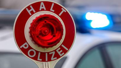 Bild: Jan Woitas/dpa
Wie lang die Sperrung der A9 Richtung München andauert, ist nicht klar. (Symbolbild)