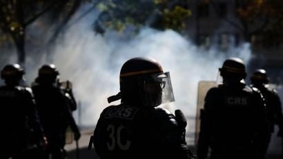Bild: Aurelien Morissard/AP/dpa
Rund 85 Prozent der mehr als 5.000 Festgenommen sind laut Frankreichs Innenminister Laurent Nuñez minderjährig.