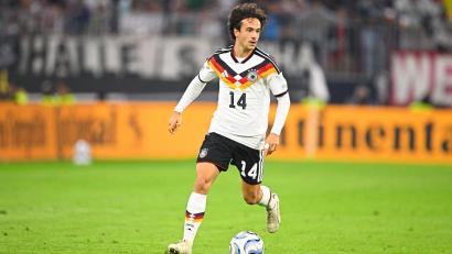 Bild: Tom Weller/dpa
Ein Eintrag ins DFB-Geschichtsbuch: Mika Baur ist der 1000. Nationalspieler.