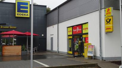 Bild: Markus Müller
Die "Papierhexe", das kleine Schreibwarengeschäft neben dem Edeka in Auerbach, schließt. Eine Postfiliale in der Stadt wird es dennoch weiterhin geben.