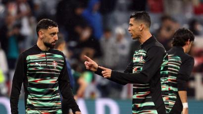 Bild: Christian Charisius/dpa
Spielt wohl nicht mehr mit Ronaldo in der Auswahl: Bruno Fernandes (l). (Archivbild)