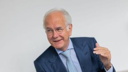 Bild: Rolf Vennenbernd/dpa
Harald Schmidt gibt im Interview Ernährungstipps.