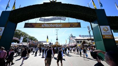Bild: Felix Hörhager/dpa
Noch einmal ein sonniger Tag auf dem Oktoberfest? Das ist möglich. (Archivbild)