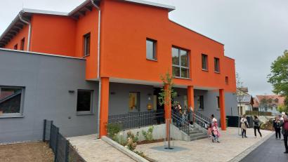 Bild: mfh
Das Farbkonzept der neuen Kindertagesstätte in Königstein ist eine Einladung. Zudem gibt es einen barrierefreien Zugang.