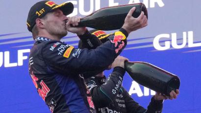 Bild: Aijaz Rahi/AP/dpa
Auf diesen Sieg musste Verstappen länger warten.